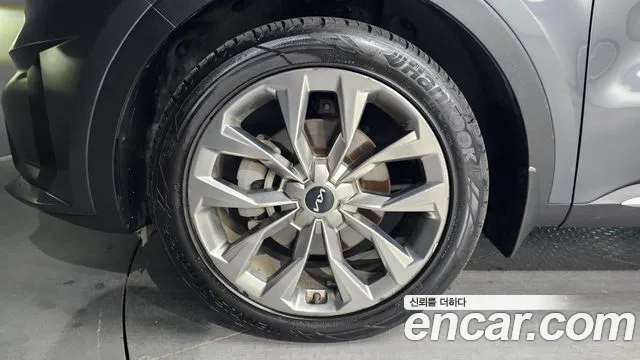 Kia Sorento — фото 5