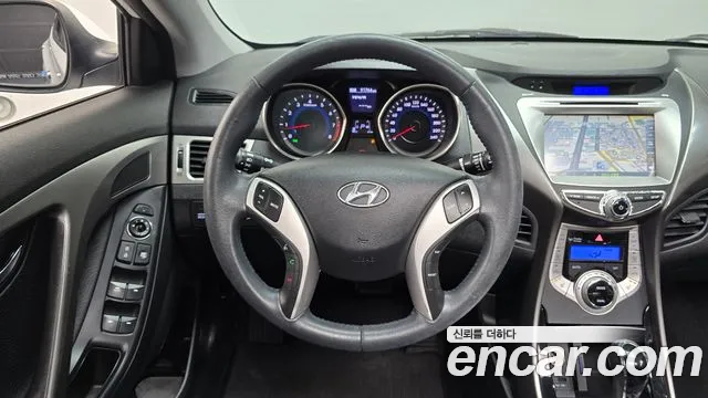 Hyundai Avante — фото 13