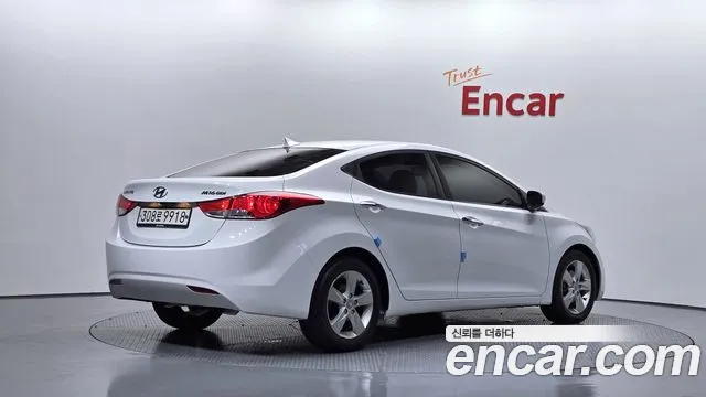 Hyundai Avante — фото 2