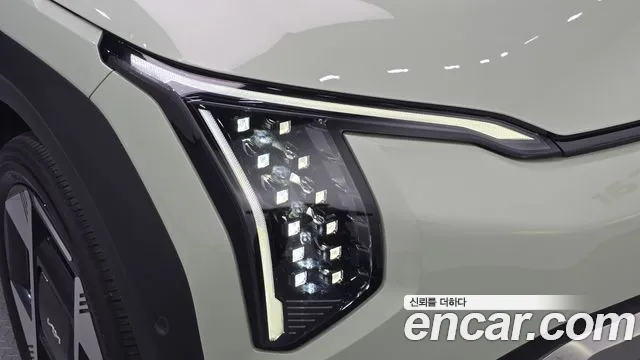 Kia EV3 — фото 22