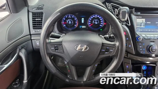 Hyundai i40 — фото 13