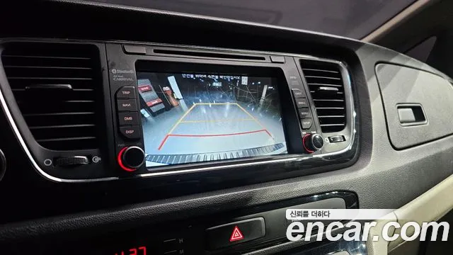 Kia Carnival — фото 14