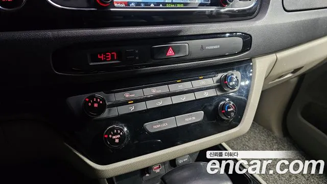 Kia Carnival — фото 31
