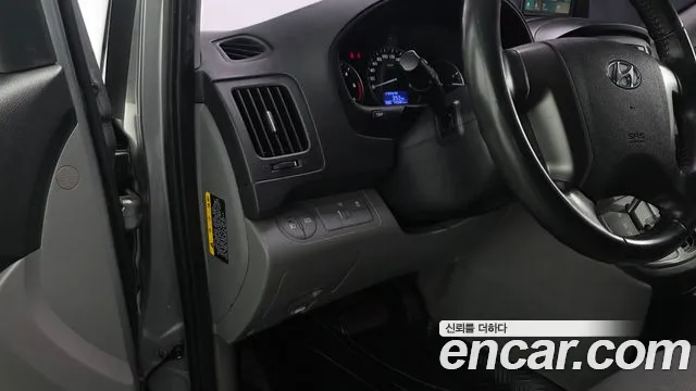 Hyundai Starex — фото 12