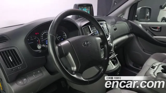 Hyundai Starex — фото 13