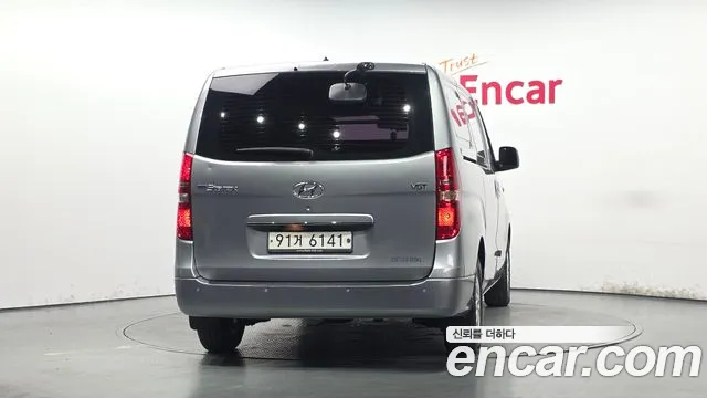 Hyundai Starex — фото 4