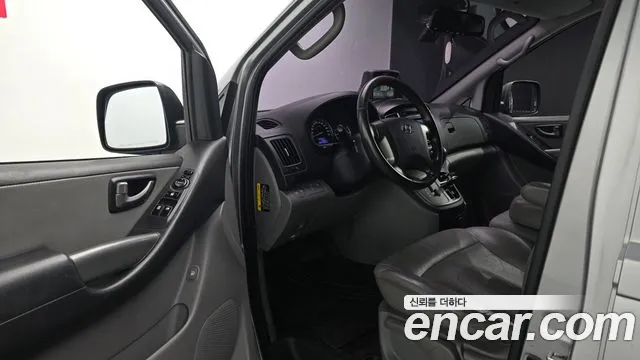 Hyundai Starex — фото 10
