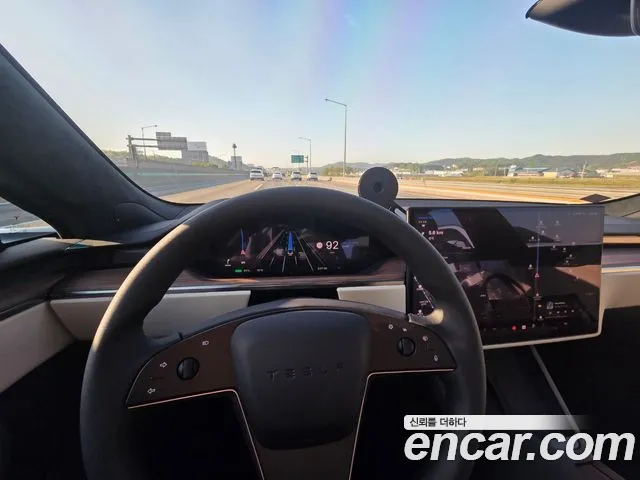 Tesla Model S — фото 4