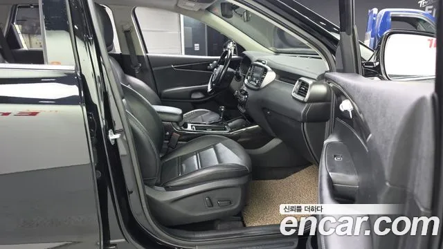 Kia Sorento — фото 11