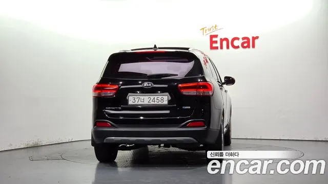 Kia Sorento — фото 4