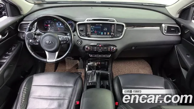 Kia Sorento — фото 7