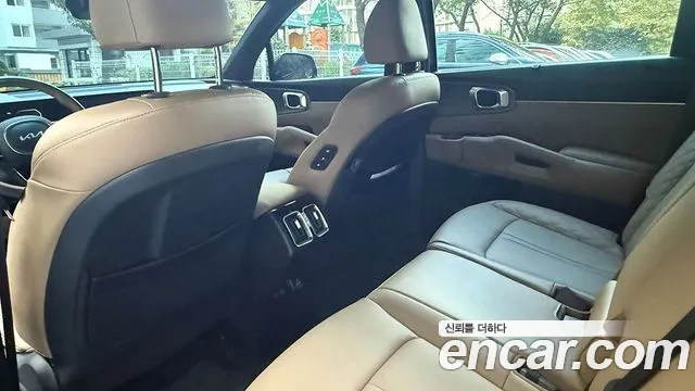 Kia Sorento — фото 7
