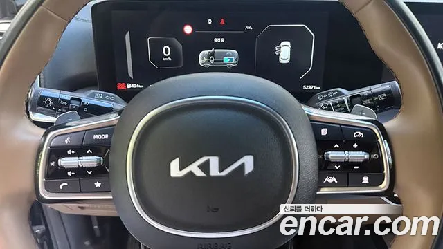 Kia Sorento — фото 8