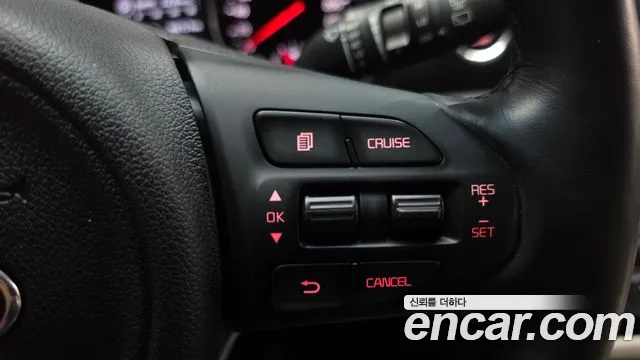 Kia Carnival — фото 16