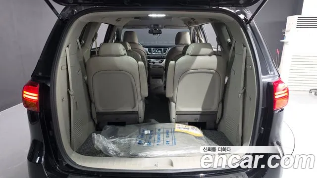 Kia Carnival — фото 20