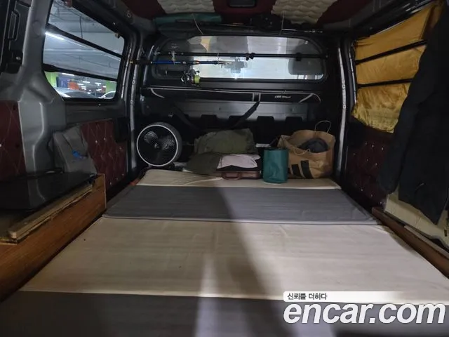 Hyundai Starex — фото 1