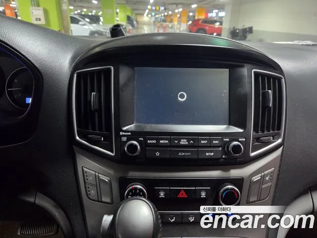 Hyundai Starex — фото 10