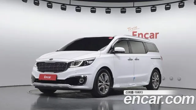 Kia Carnival — фото 1
