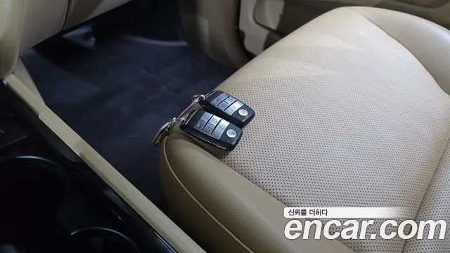 Kia Carnival — фото 16