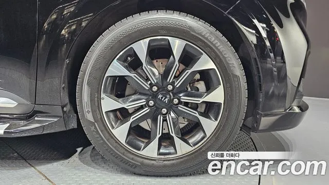 Kia Carnival — фото 21