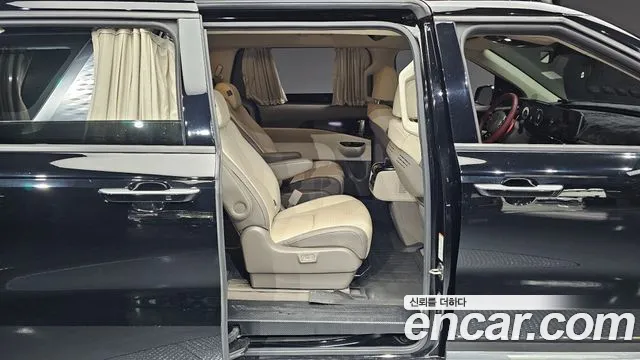 Kia Carnival — фото 31
