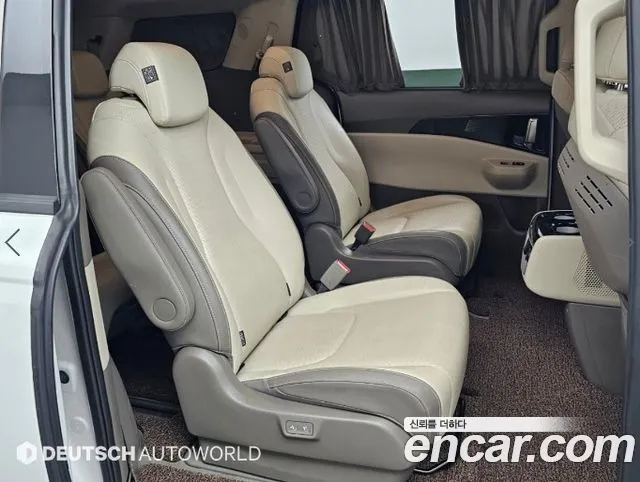 Kia Carnival — фото 12