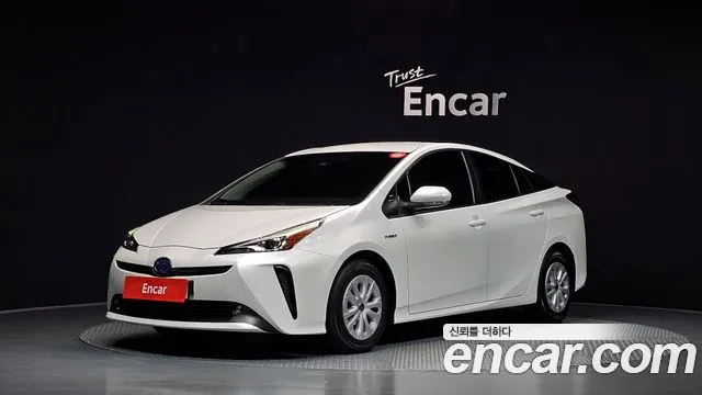 Toyota Prius — фото 1