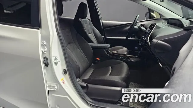 Toyota Prius — фото 12
