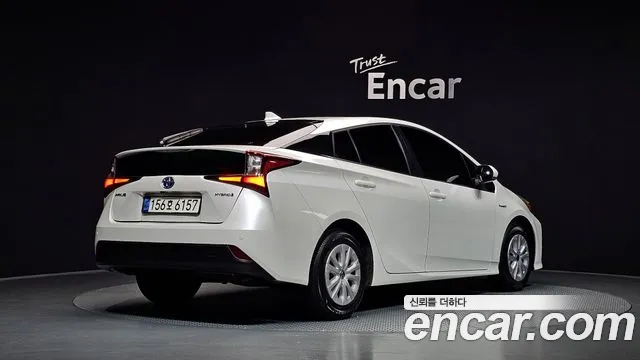 Toyota Prius — фото 2