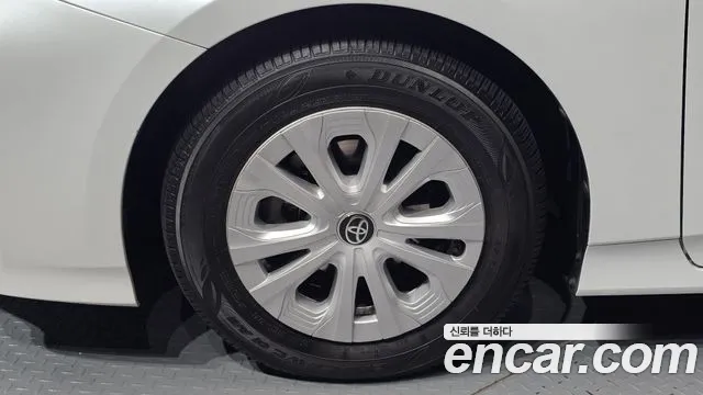 Toyota Prius — фото 5
