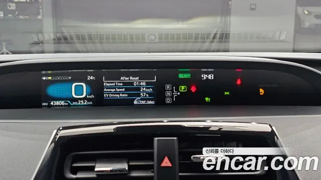 Toyota Prius — фото 8