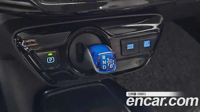 Toyota Prius — фото 9