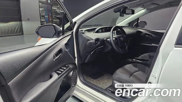 Toyota Prius — фото 10