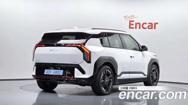 Kia EV3 — фото 1