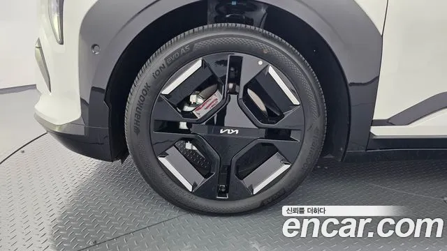 Kia EV3 — фото 4