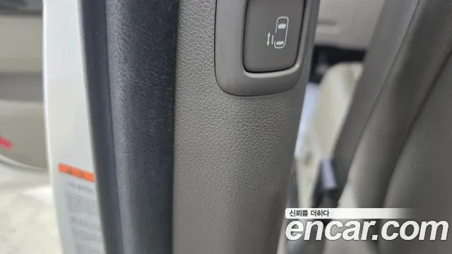 Kia Carnival — фото 16