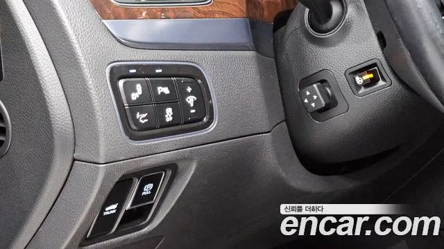Hyundai Equus — фото 12