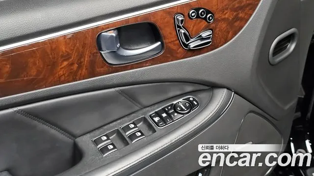 Hyundai Equus — фото 18