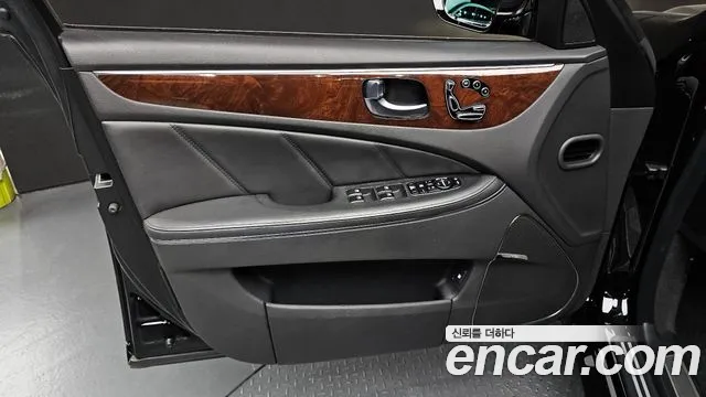 Hyundai Equus — фото 24
