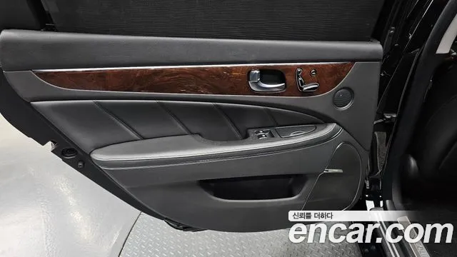 Hyundai Equus — фото 25