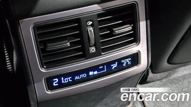 Hyundai Equus — фото 32