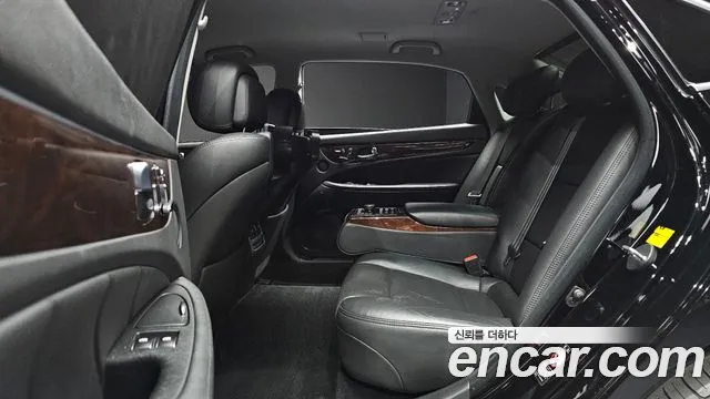 Hyundai Equus — фото 10