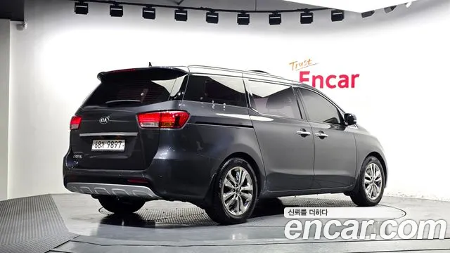 Kia Carnival — фото 2