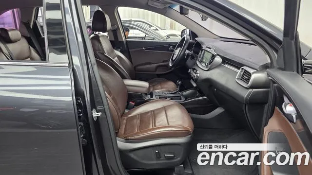 Kia Sorento — фото 11