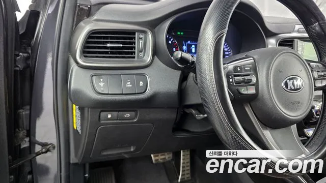 Kia Sorento — фото 16