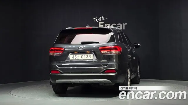 Kia Sorento — фото 4