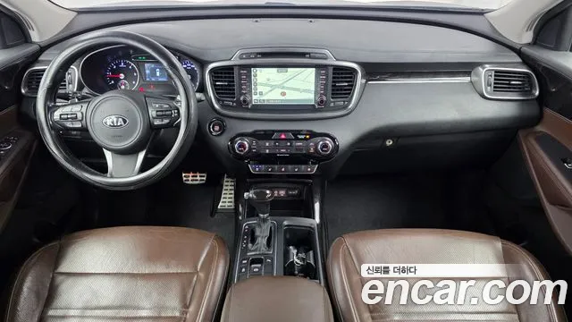 Kia Sorento — фото 7