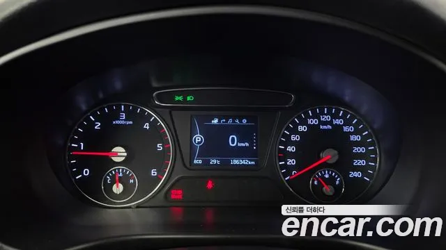 Kia Sorento — фото 8
