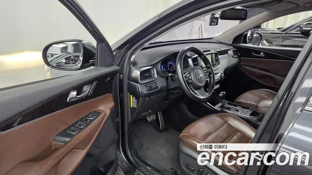 Kia Sorento — фото 10