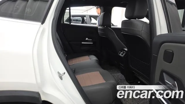 Mercedes-Benz EQA — фото 12